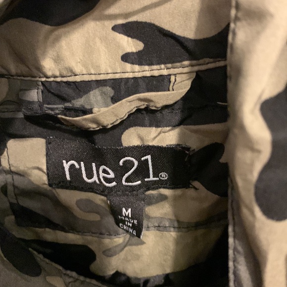 Women Pullover - Picture 3 of 3